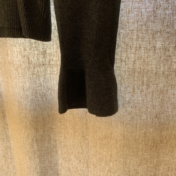 Turtle Neck - Picture 3 of 5